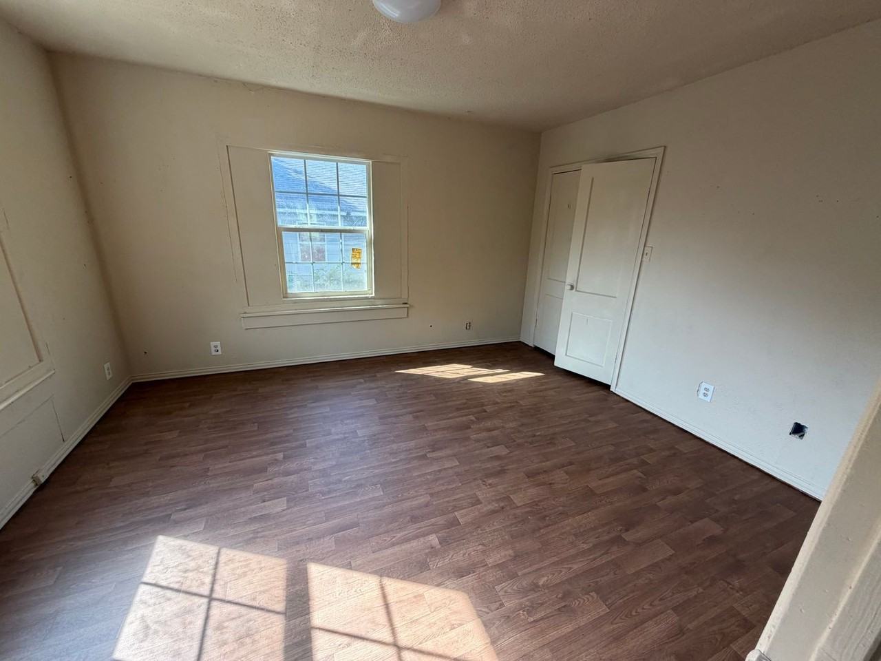 406 S Aydelotte Ave - Photo 3 of 7