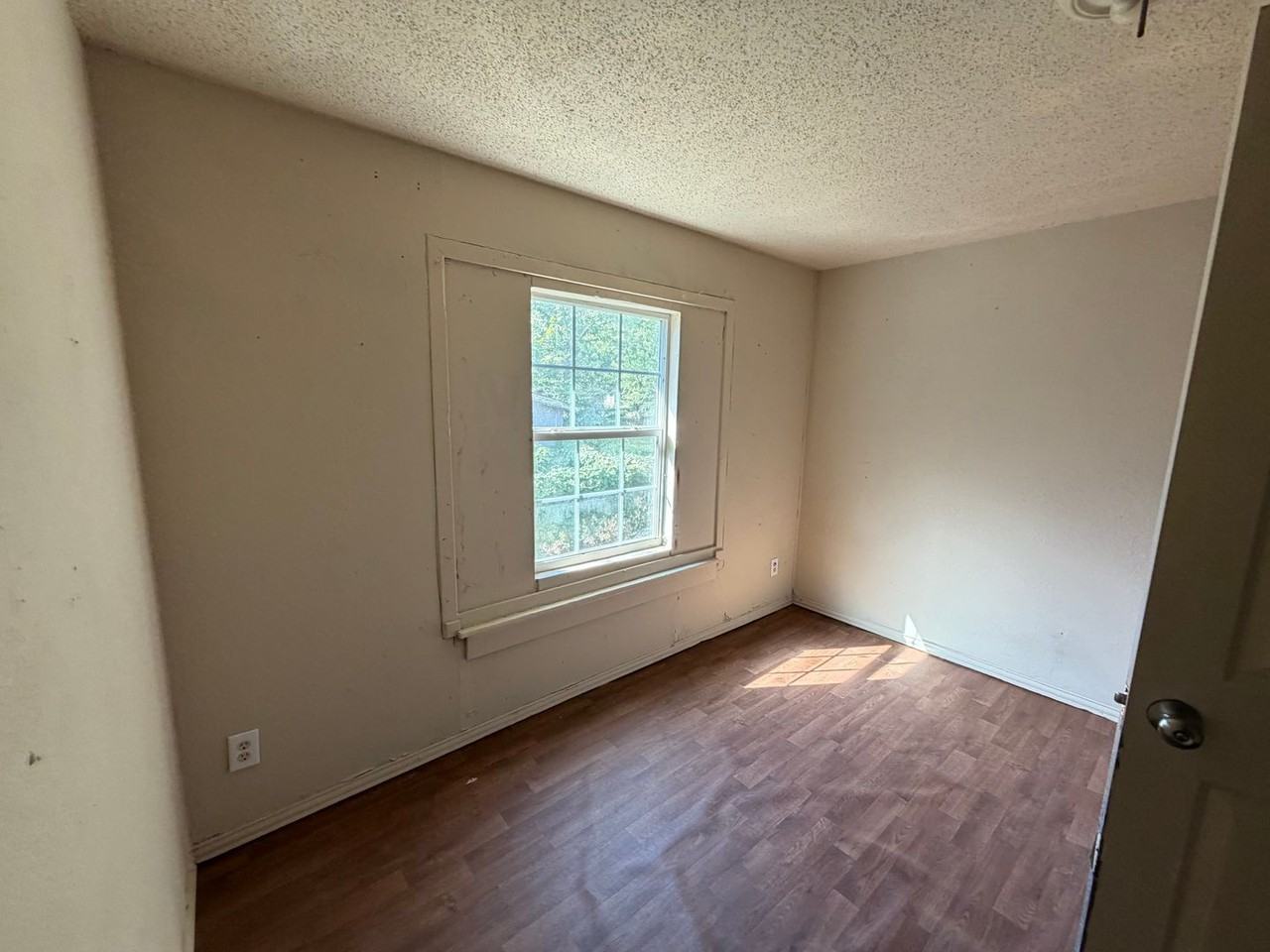 406 S Aydelotte Ave - Photo 5 of 7