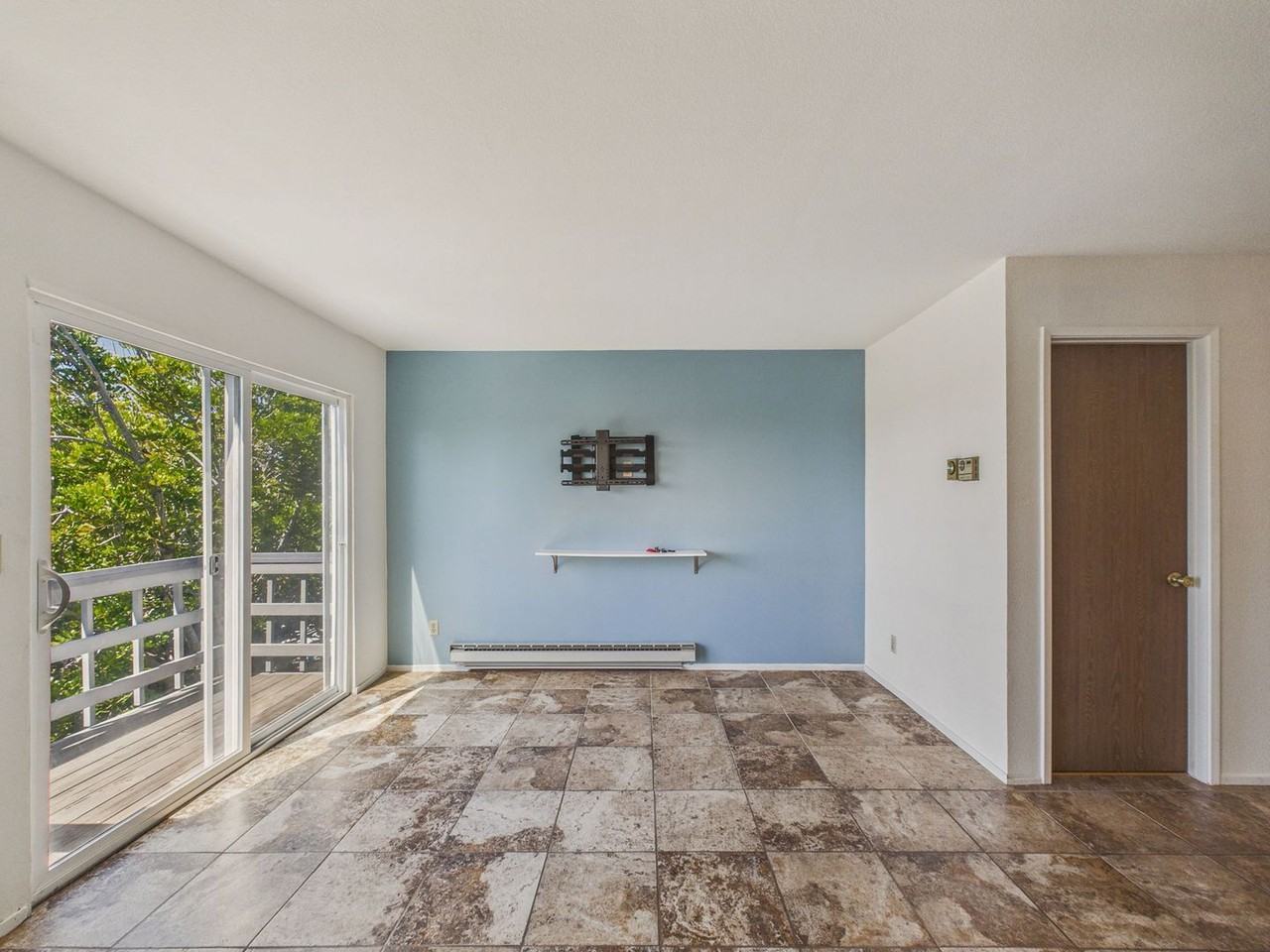 2438 Frances St #12 - Photo 6 of 24