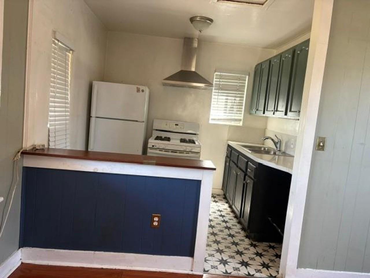 16115 Firmona Ave - Photo 3 of 15