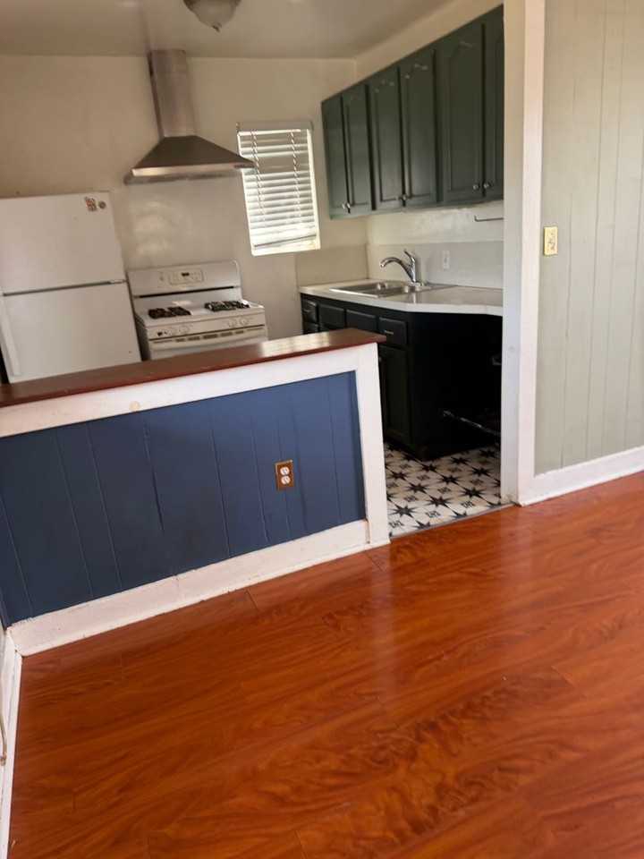 16115 Firmona Ave - Photo 6 of 15