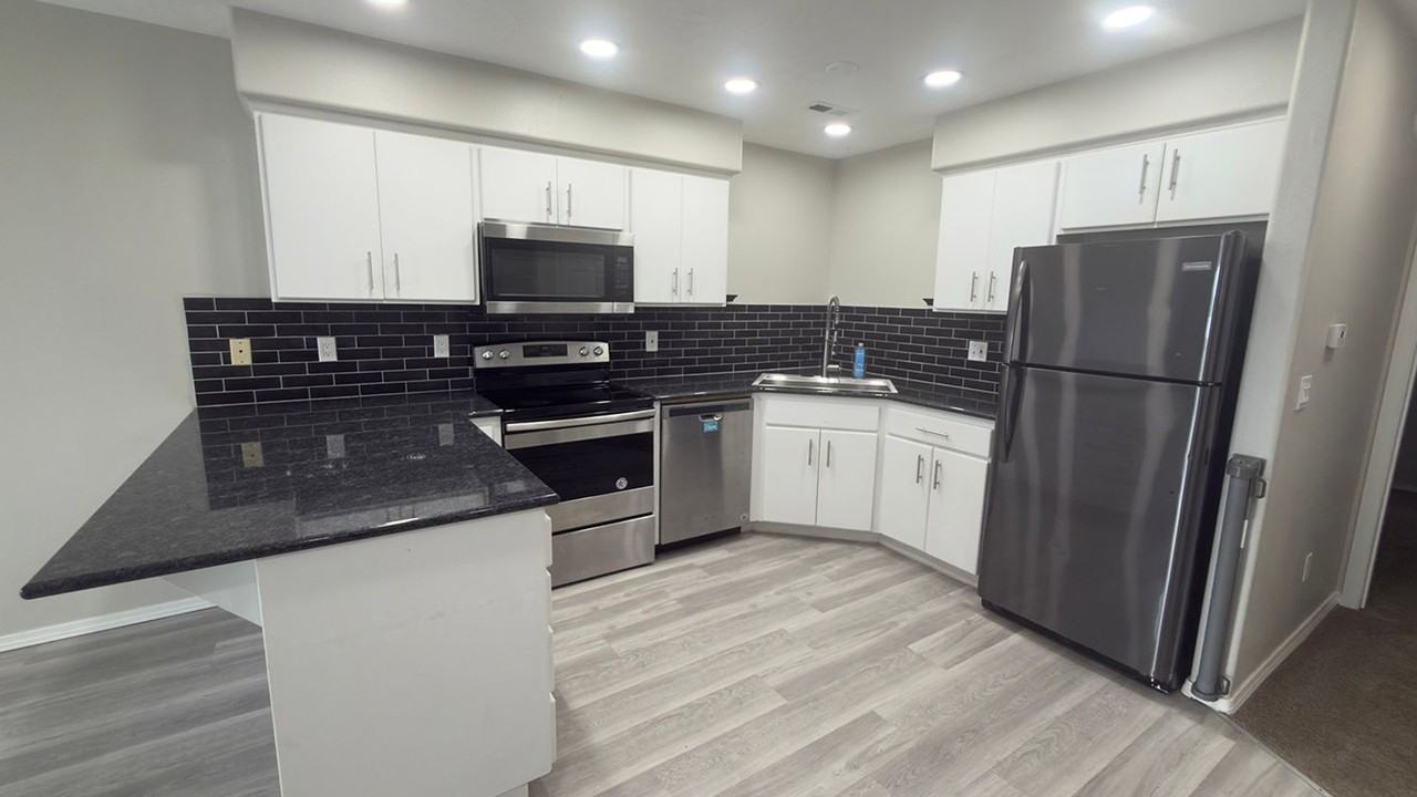 1336 Olney Ave - Photo 7 of 20