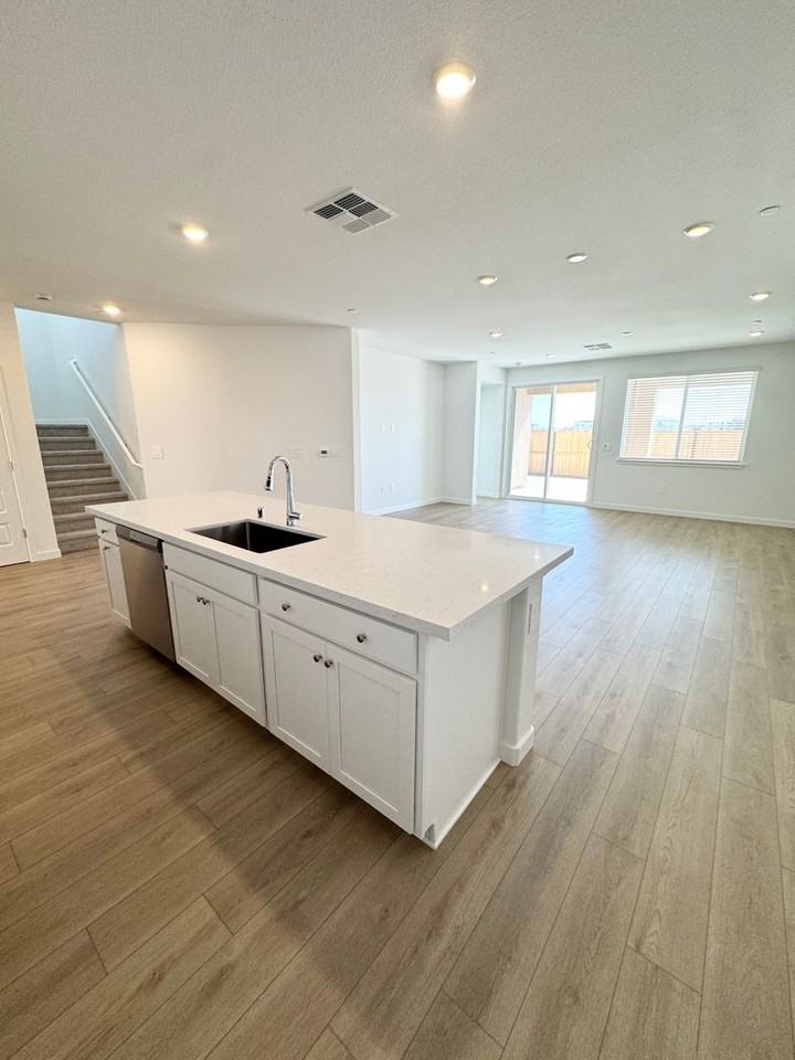5372 Island Yacht Way - Photo 2 of 45