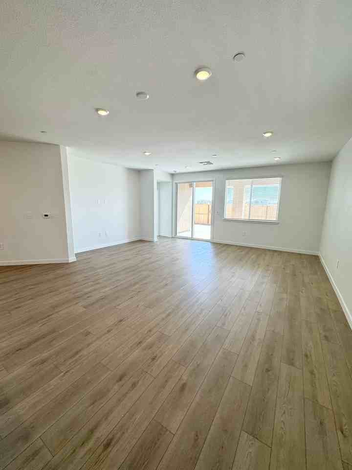 5372 Island Yacht Way - Photo 3 of 45