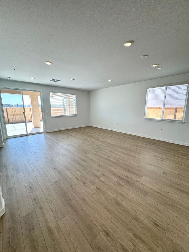 5372 Island Yacht Way - Photo 4 of 45