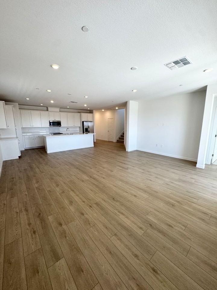 5372 Island Yacht Way - Photo 5 of 45