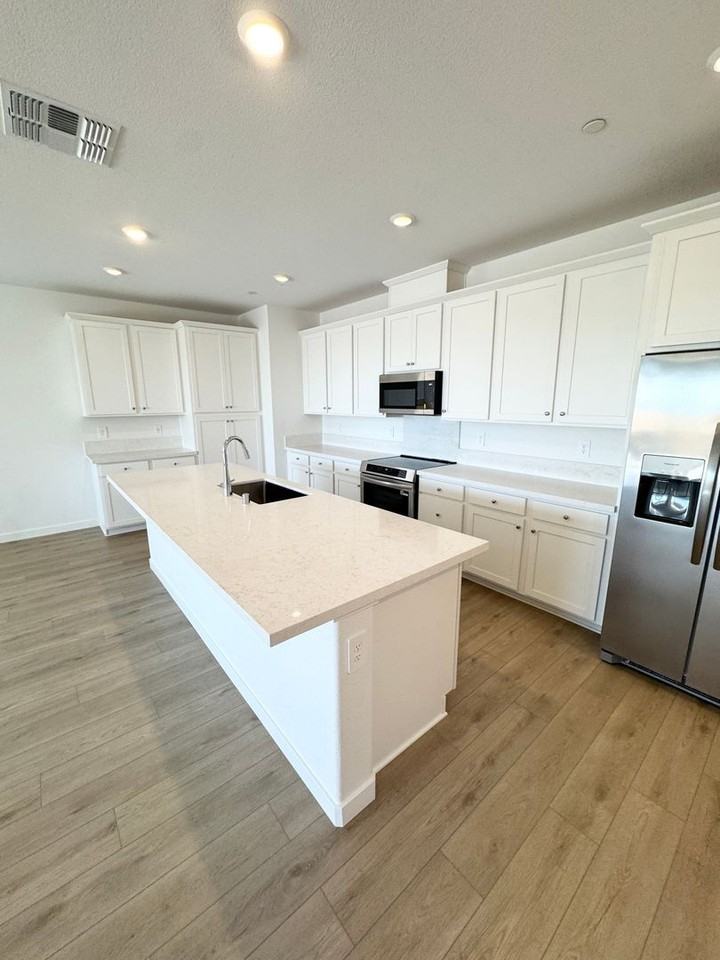 5372 Island Yacht Way - Photo 6 of 45