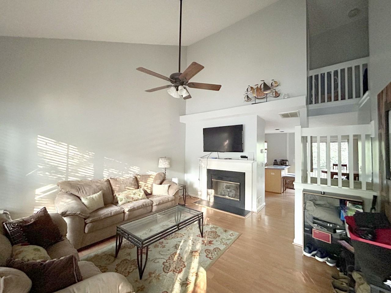 9325 Glenwater Dr - Photo 5 of 34