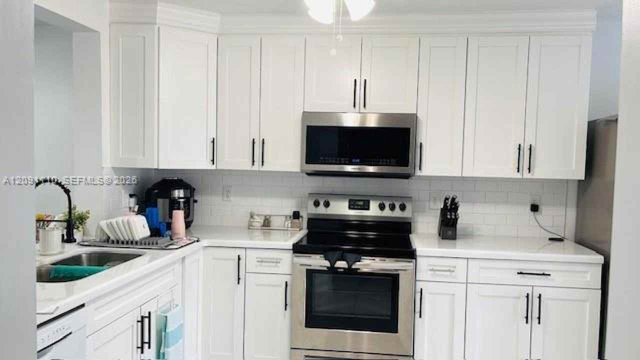 8818 8818 SW 113th Place Cir E th 8818 - Photo 4 of 31