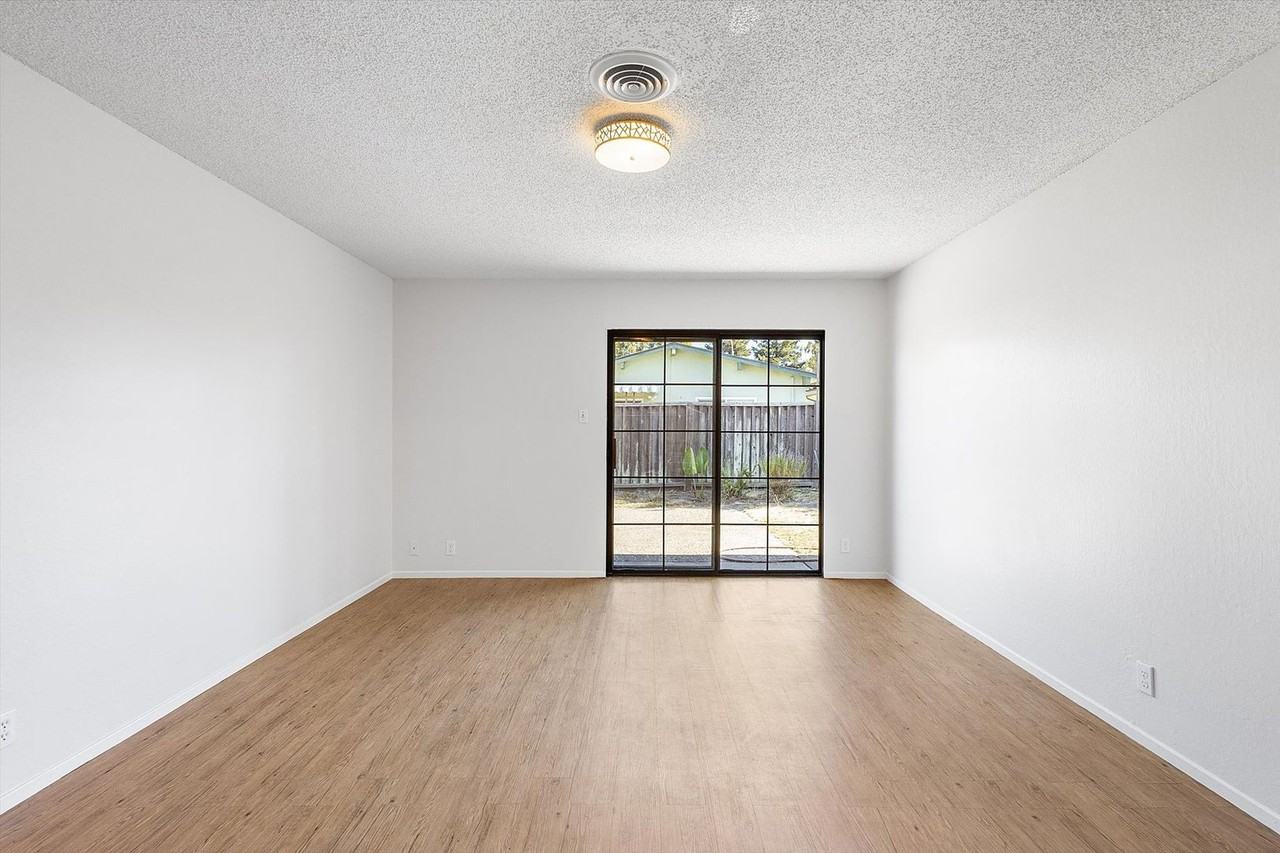 1256 Rosewood Way - Photo 5 of 22