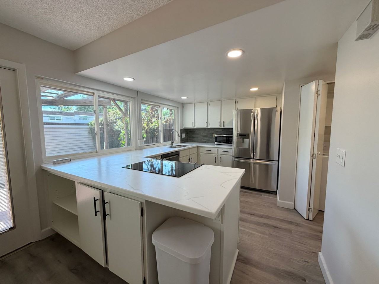 529 S Xenon Ct - Photo 3 of 36