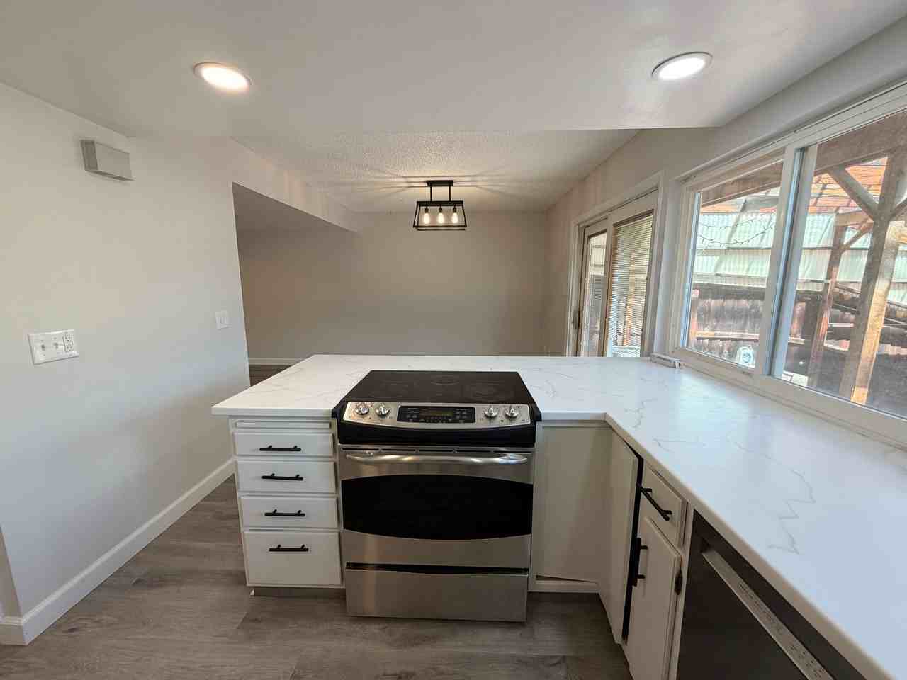 529 S Xenon Ct - Photo 4 of 36
