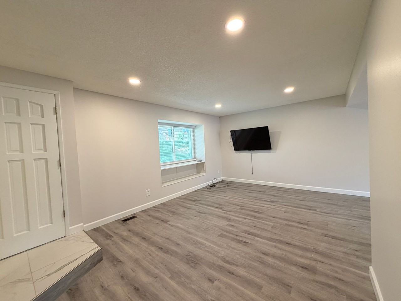 529 S Xenon Ct - Photo 7 of 36
