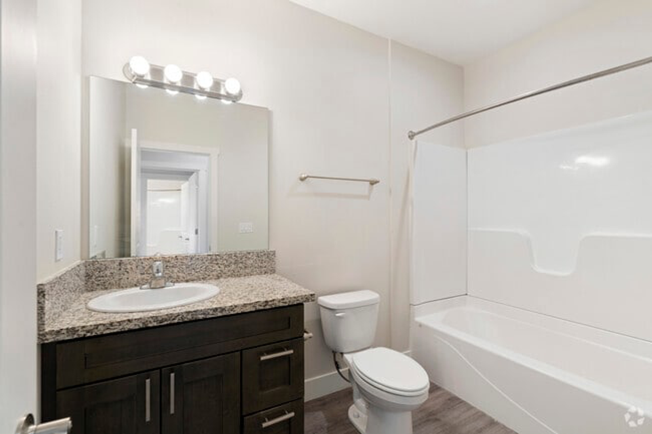 219 Redfield Pkwy - Photo 7 of 13