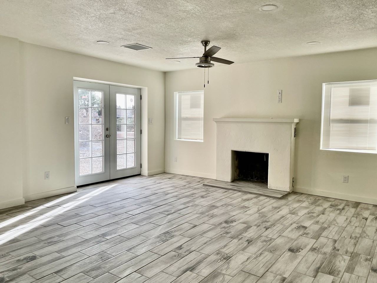 4301 Mesa Grande Pl SEUnit C #C - Photo 2 of 23