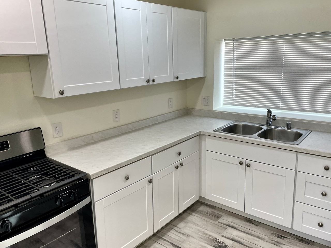 4301 Mesa Grande Pl SEUnit C #C - Photo 7 of 23
