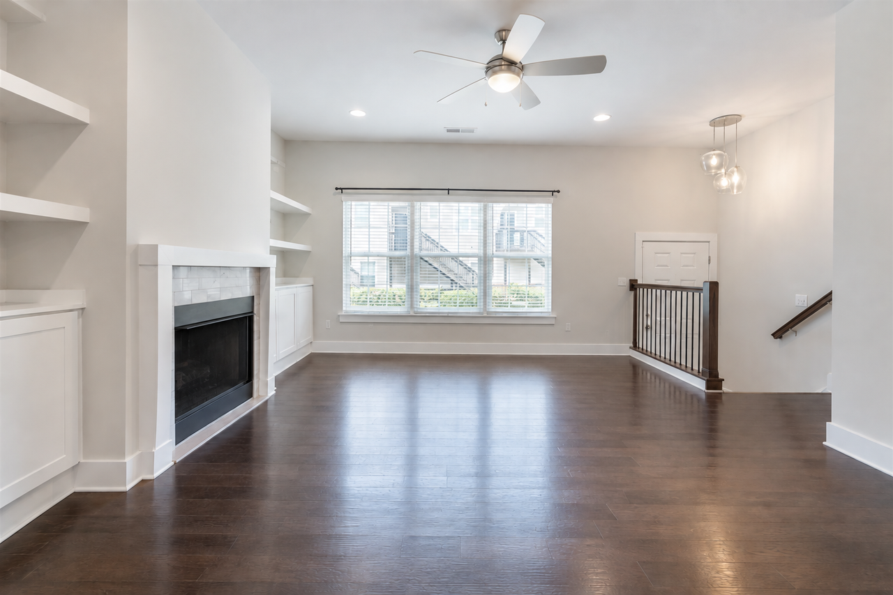 3835 Oxford Cir #3835 - Photo 7 of 22