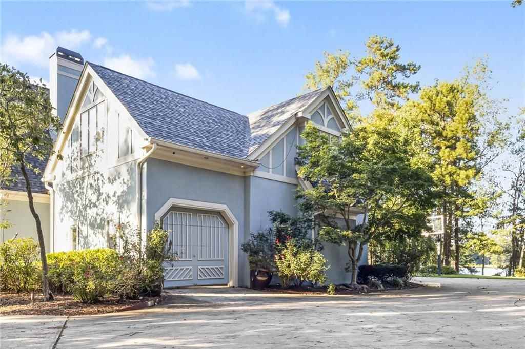 2910 Emerald Dr - Photo 3 of 49