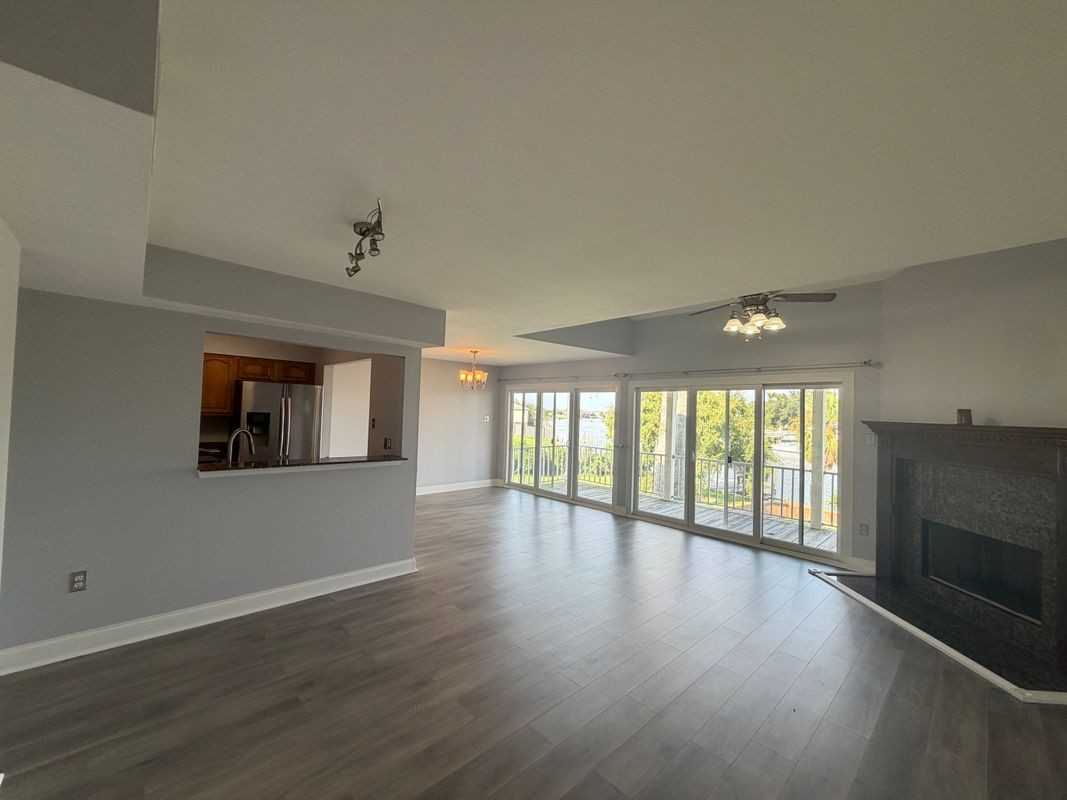 112A Northshore Cir - Photo 3 of 11