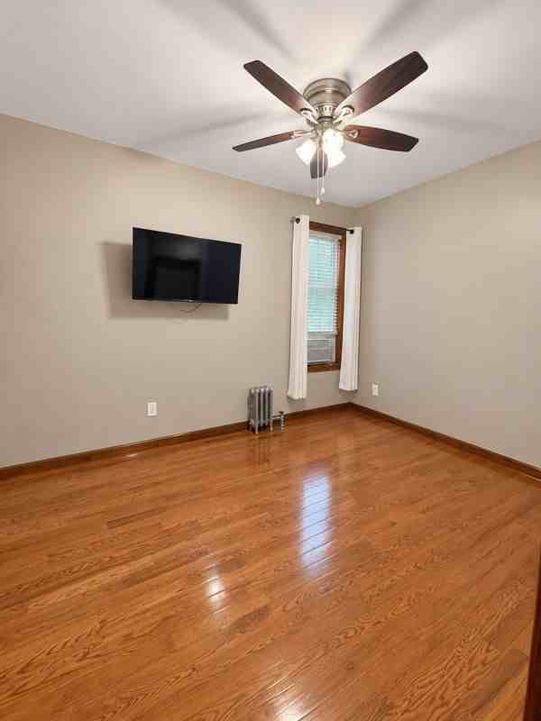 7043 69th St ##2f - Photo 3 of 5