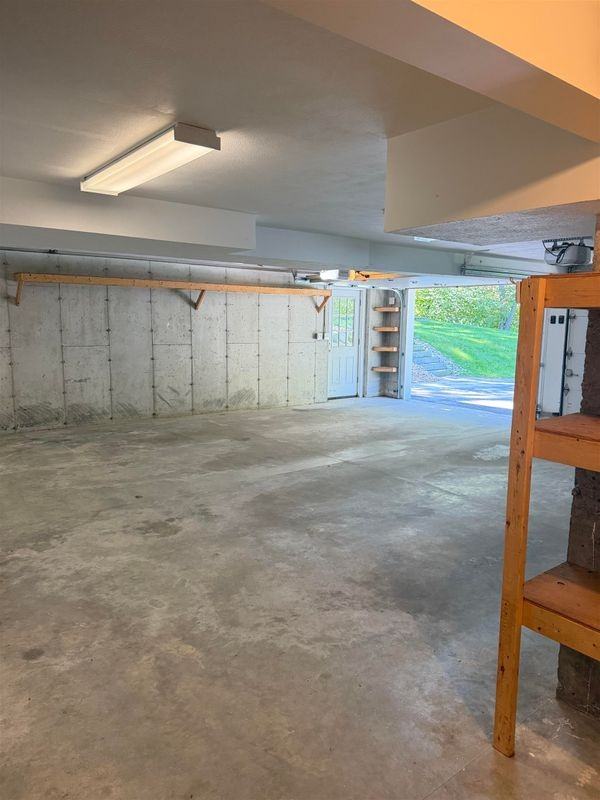 4 Arbor Way - Photo 5 of 27