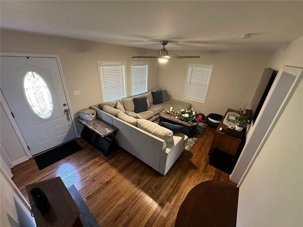 113 Pinecrest St - Photo 2 of 11