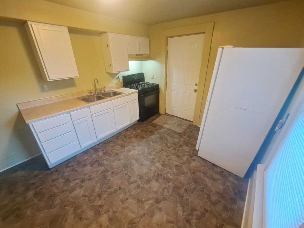 N Gaines St - Photo 5 of 11