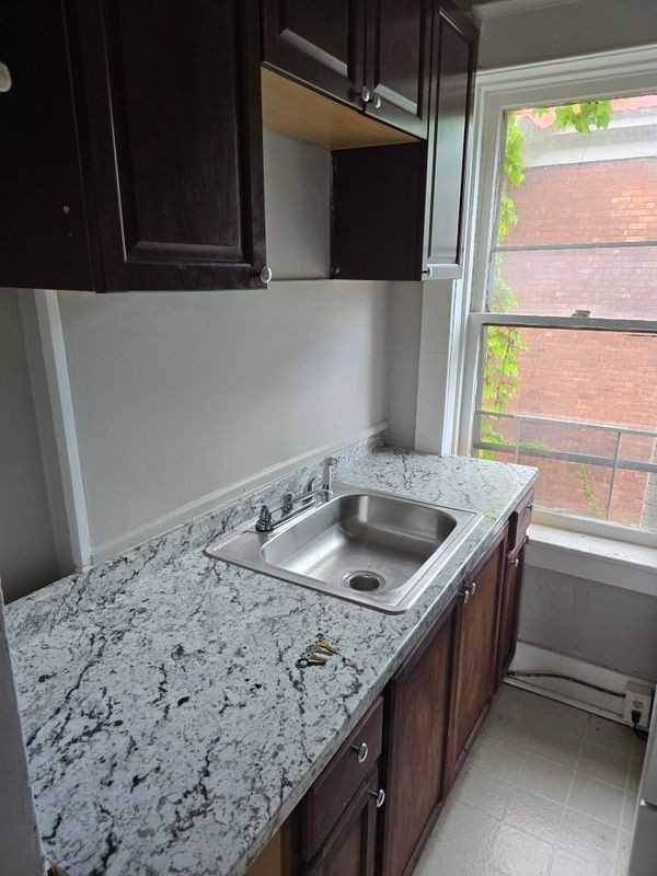 1011 Union St - Photo 6 of 8