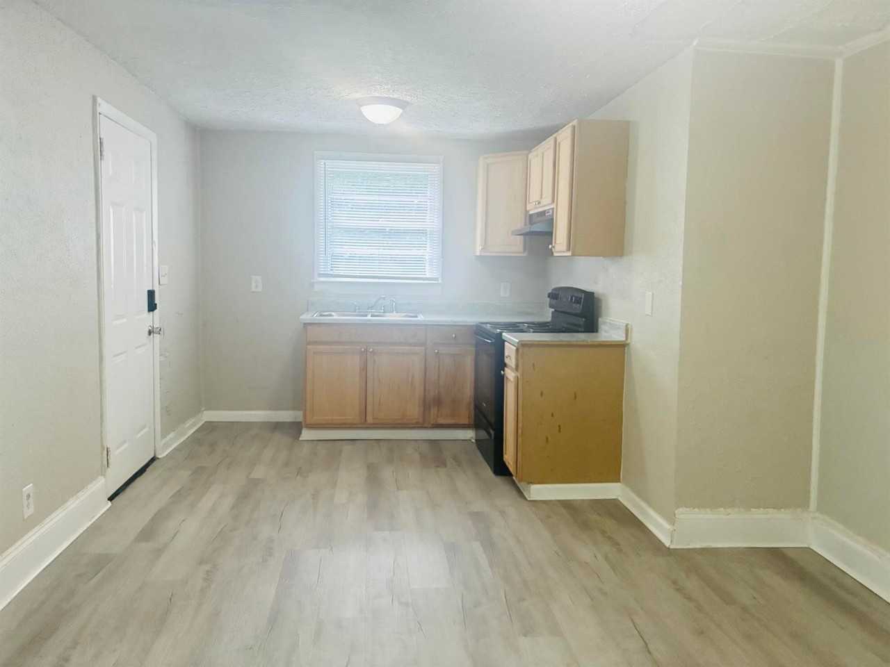 1204 Asheboro St - Photo 4 of 23