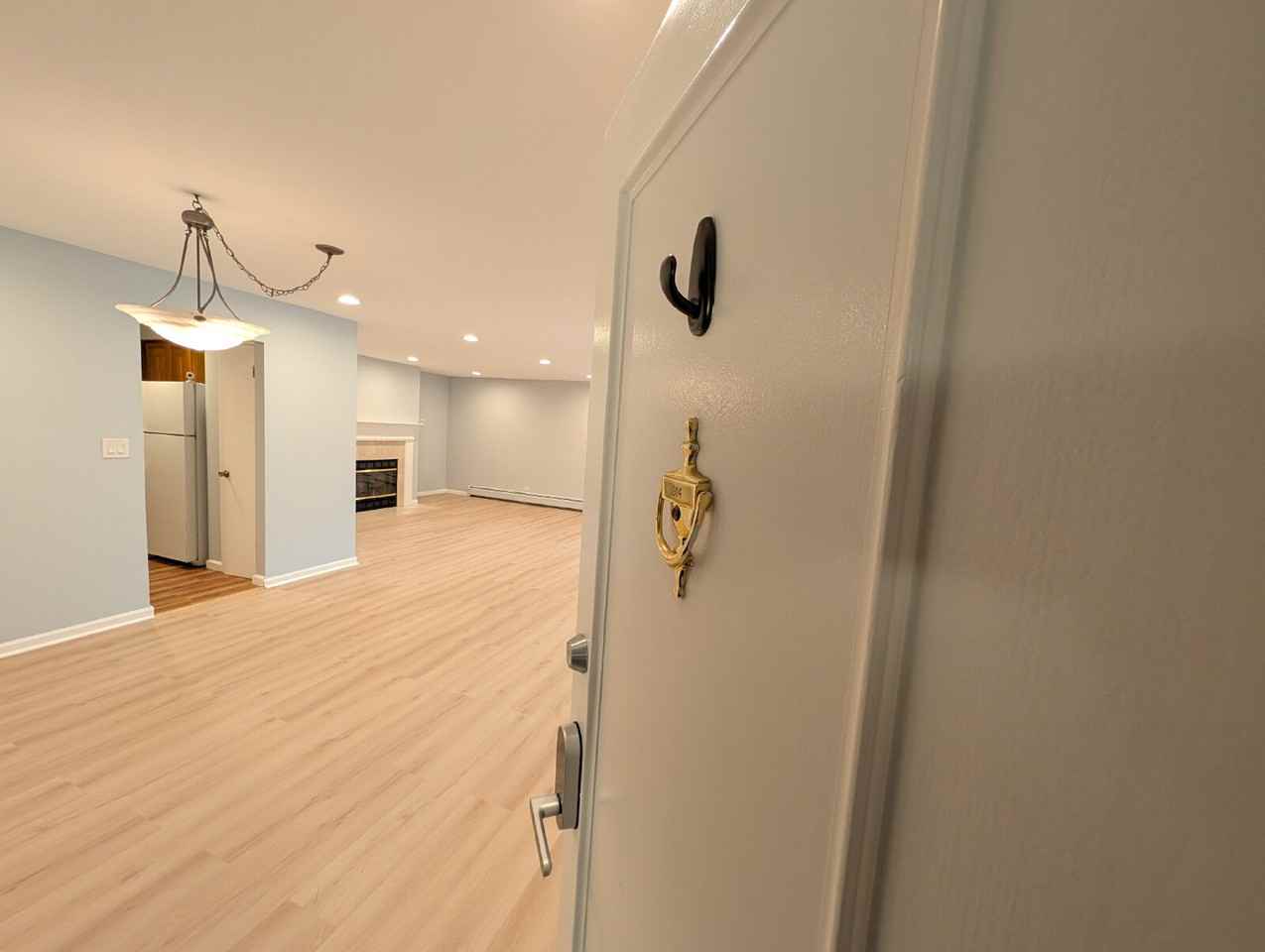 706 E Algonquin Rd #204 - Photo 7 of 18