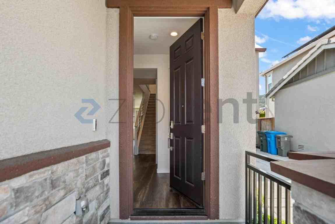 1310 Qualteri Way - Photo 4 of 32