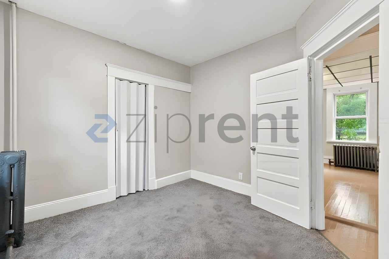 42 John St - Photo 4 of 28