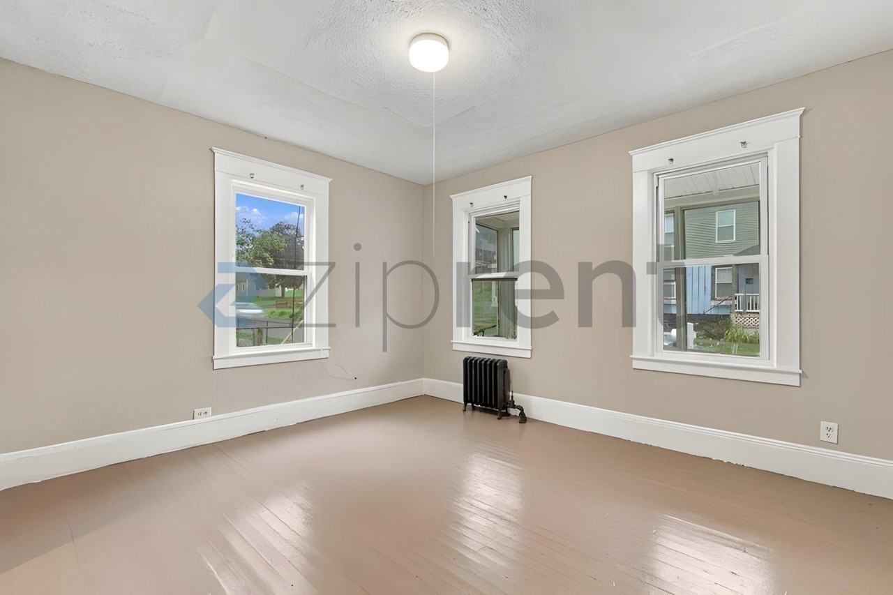 42 John St - Photo 5 of 28