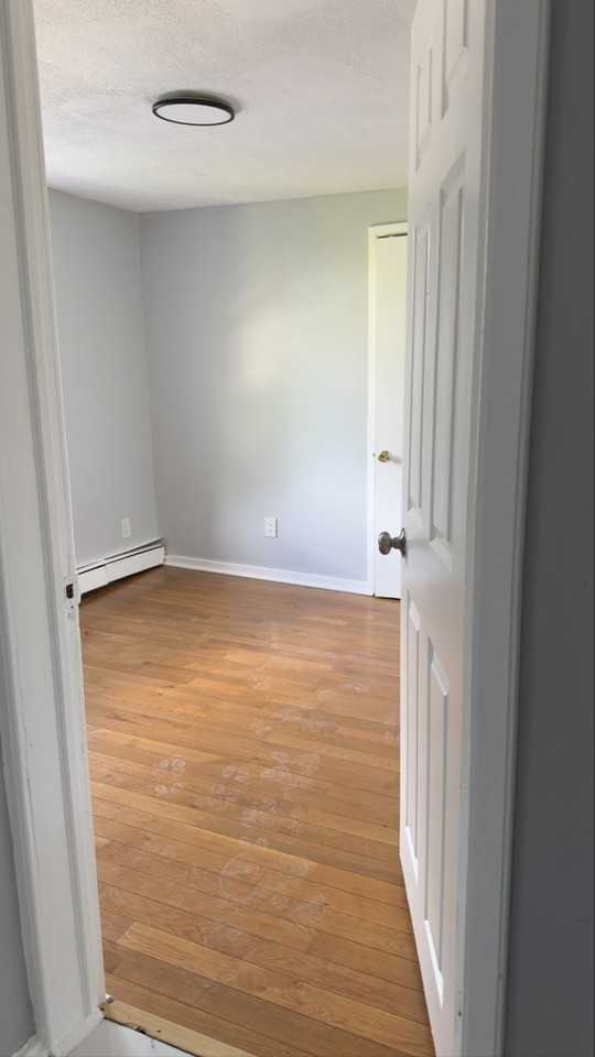 77 Hazel St #3R - Photo 2 of 5