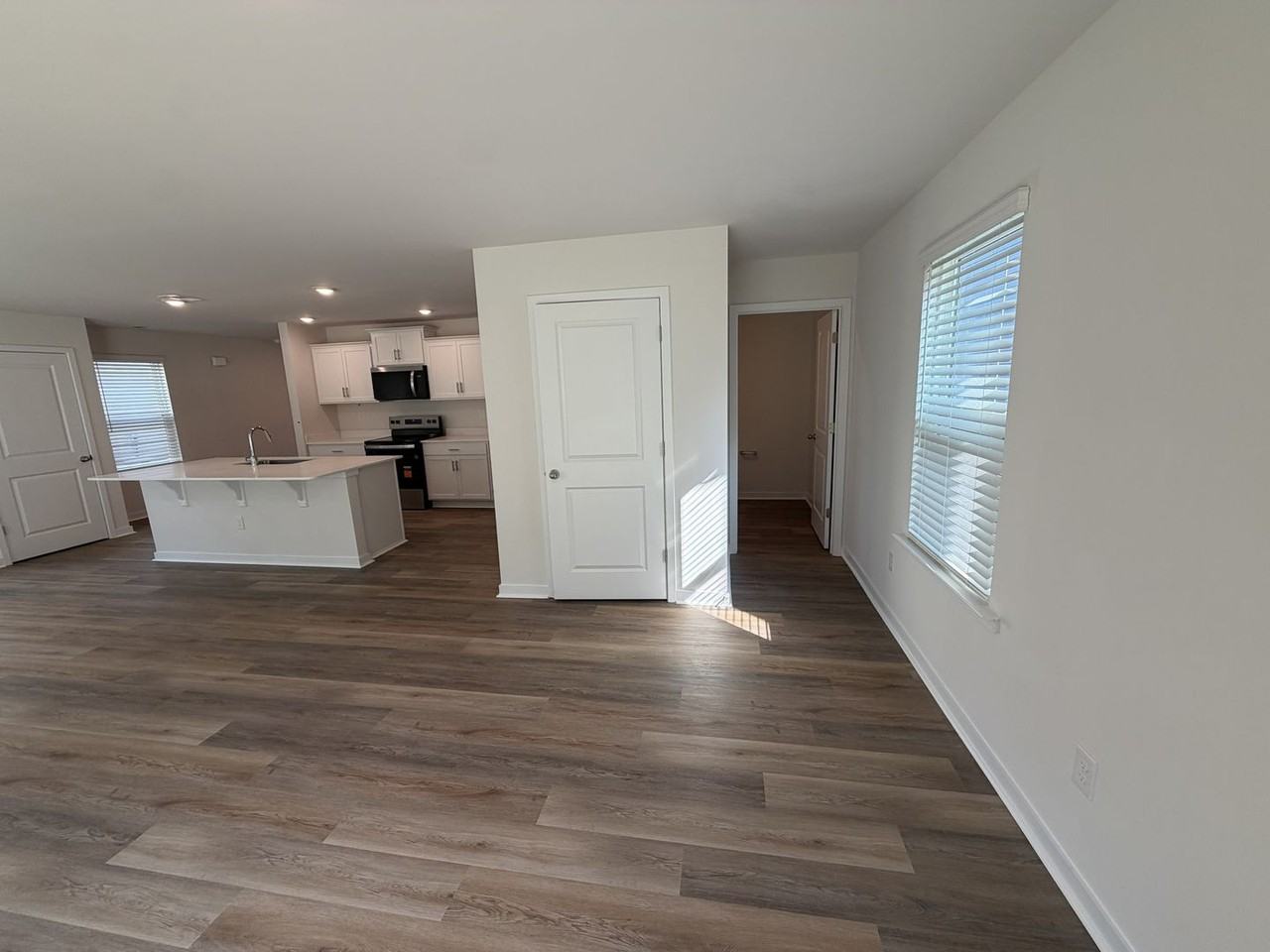 2130 10th St Se - Photo 5 of 22