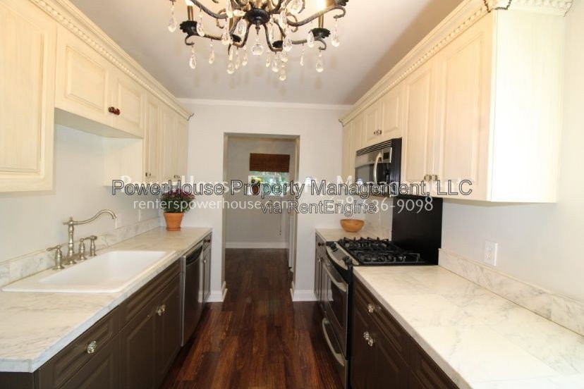4017 Doral Dr - Photo 3 of 33