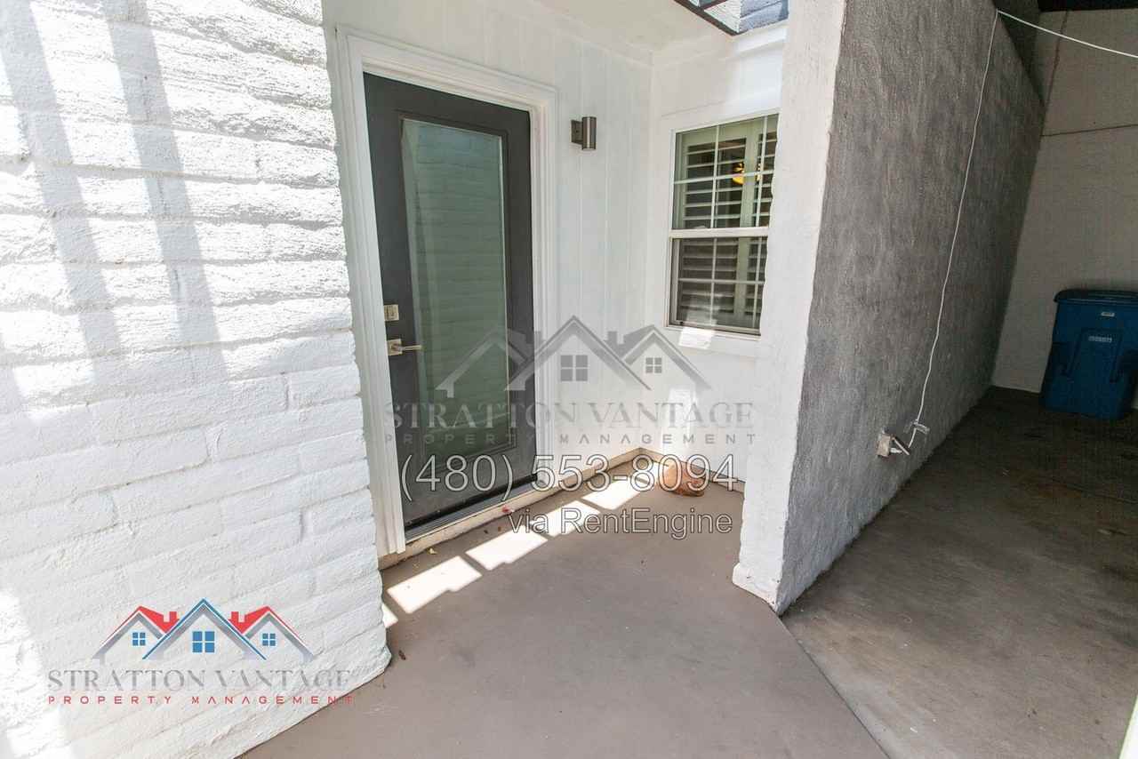 2638 E Roma Ave - Photo 4 of 23