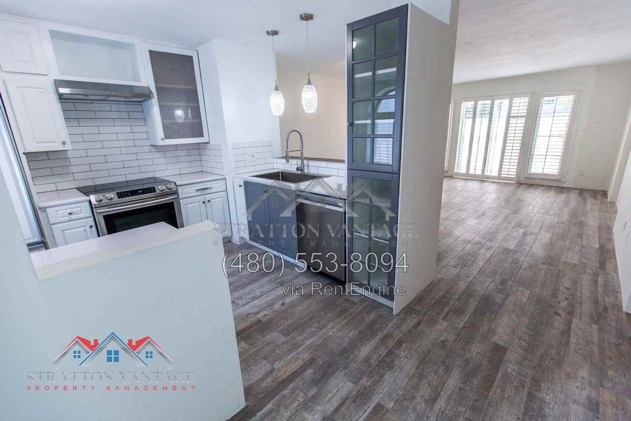 2638 E Roma Ave - Photo 5 of 23