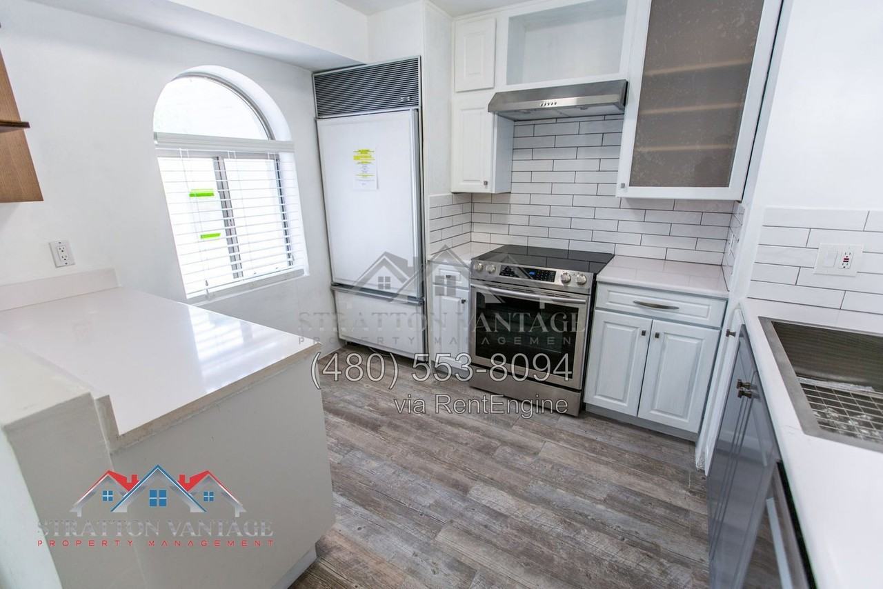 2638 E Roma Ave - Photo 7 of 23