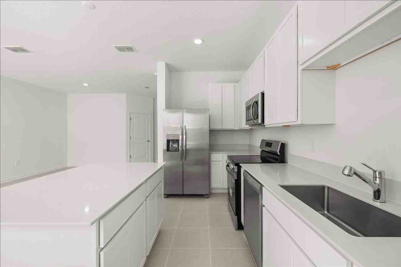 5840 Energy Way - Photo 7 of 39