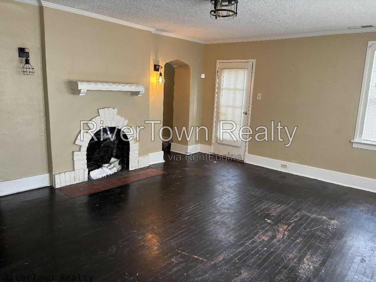 899 N Avalon St - Photo 3 of 8