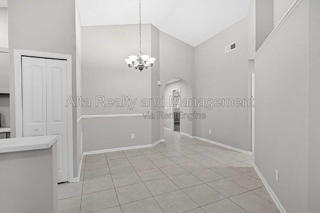 9569 Sugar Hollow Ln - Photo 5 of 27