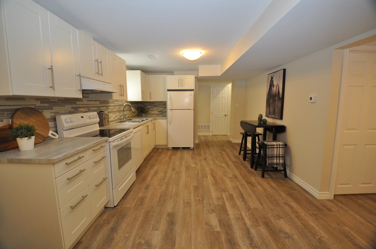 721 Limeridge Road East - Photo 3 of 8