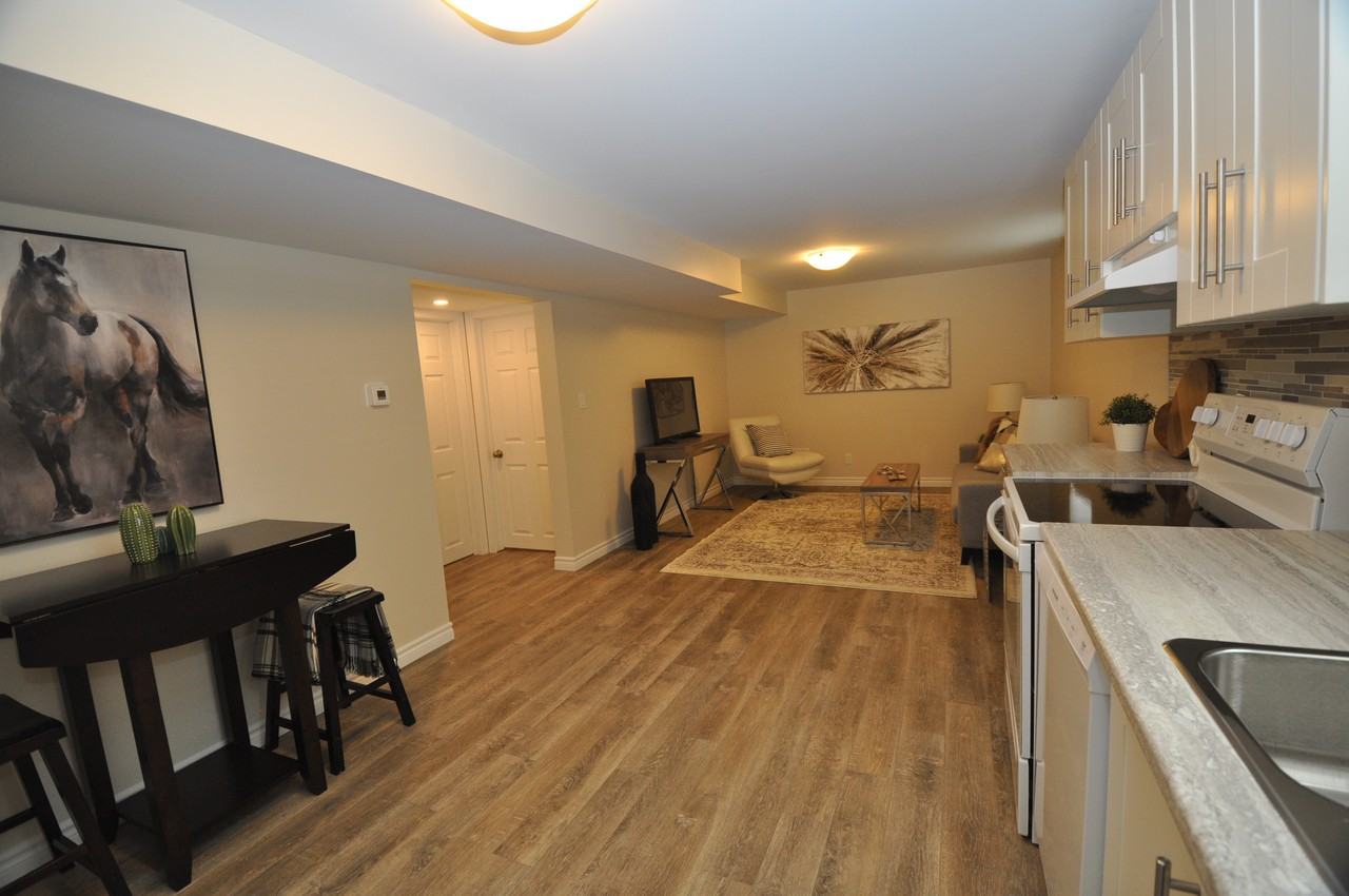 721 Limeridge Road East - Photo 2 of 8