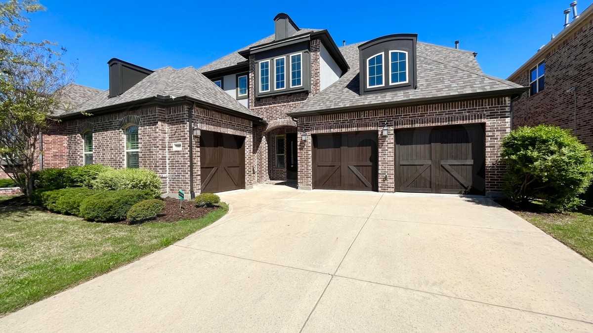 7005 Golf Club Dr - Photo 2 of 35