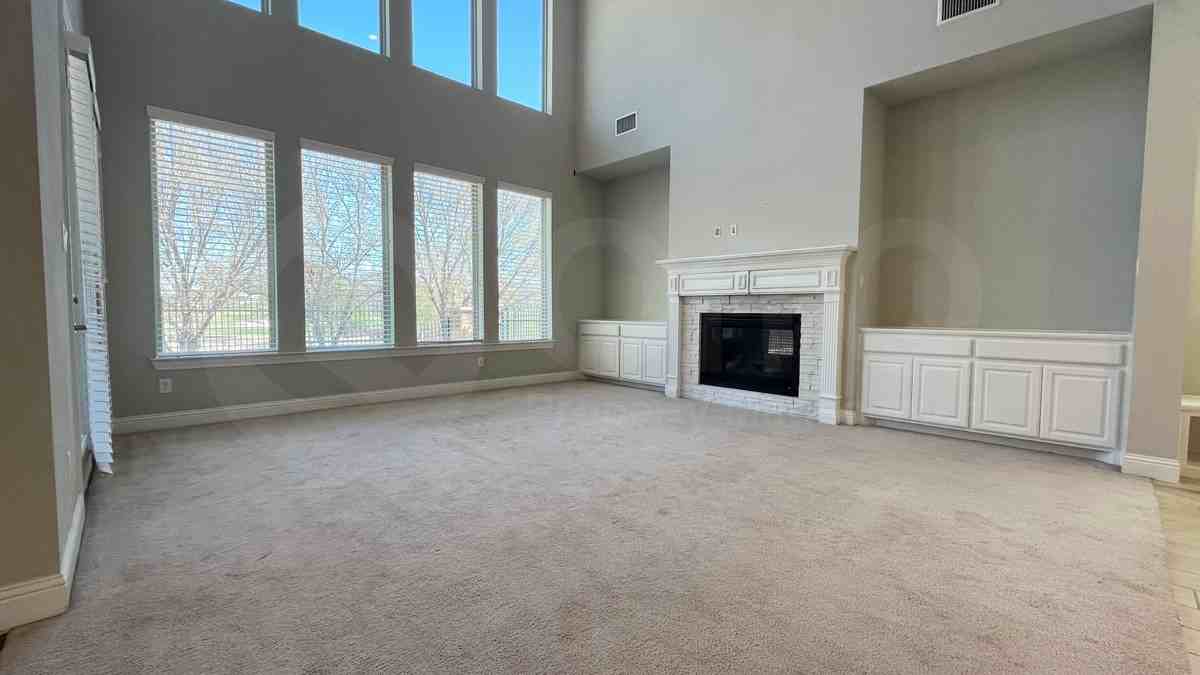 7005 Golf Club Dr - Photo 7 of 35