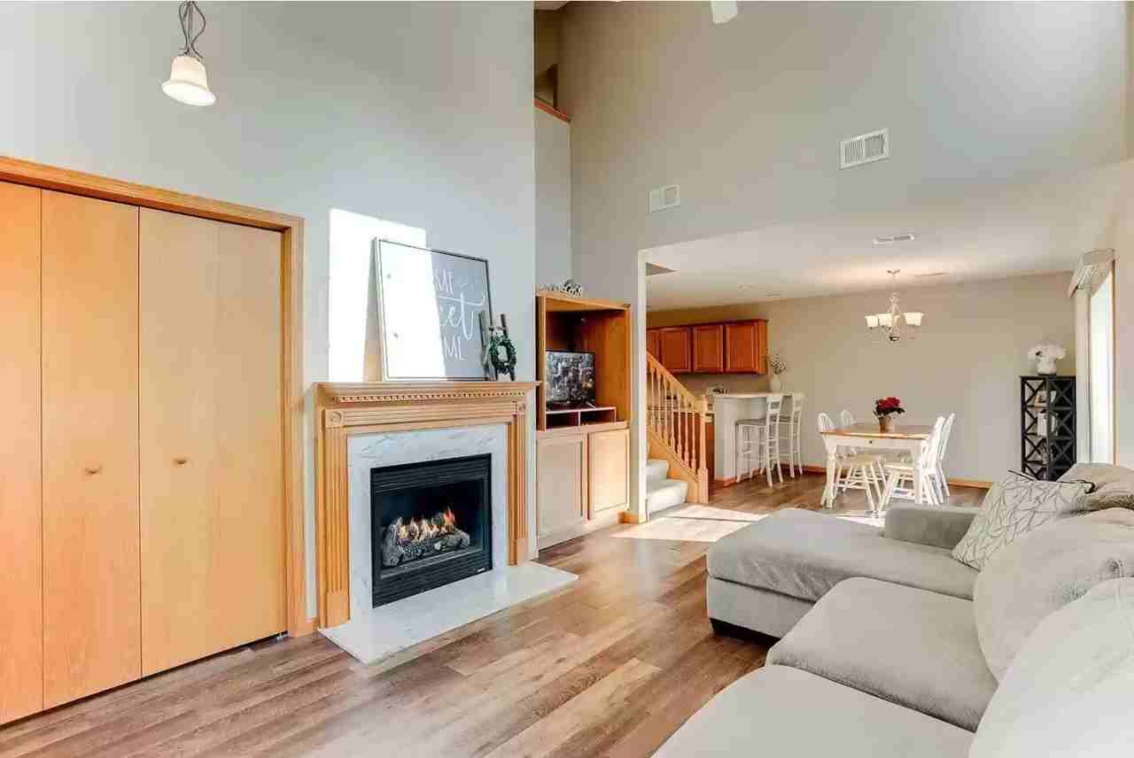 17058 Eagleview Way - Photo 3 of 12
