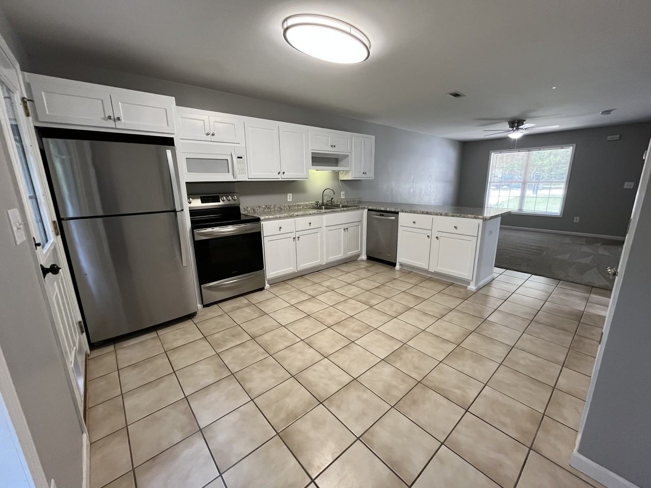 201 Springfield Cir #A - Photo 3 of 18