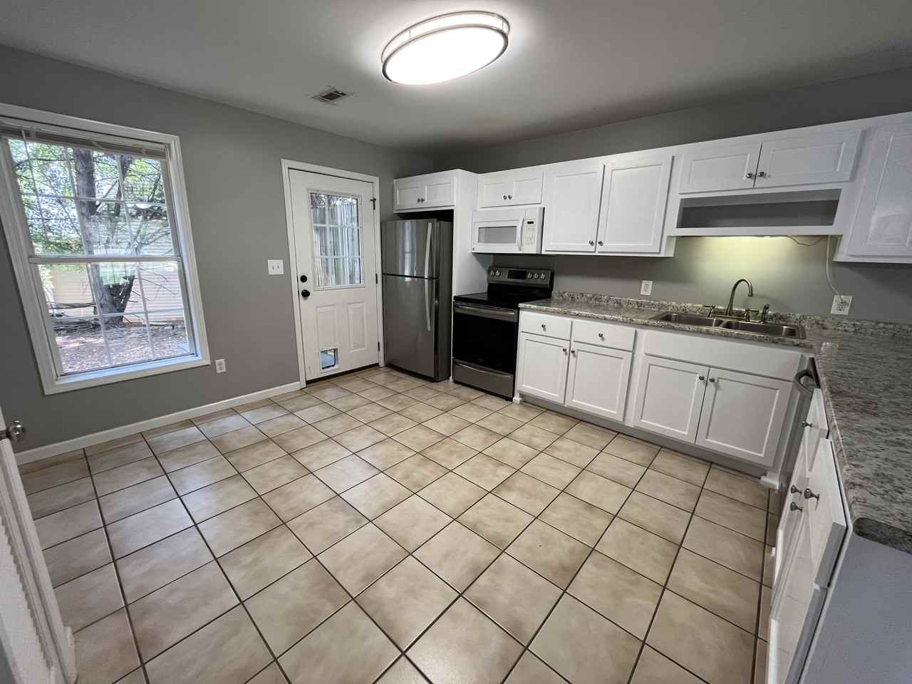 201 Springfield Cir #A - Photo 4 of 18