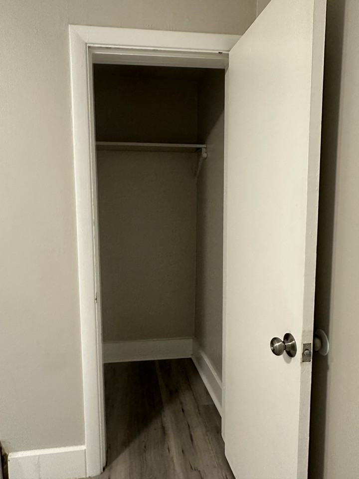 201 Hamilton St #1R - Photo 2 of 11